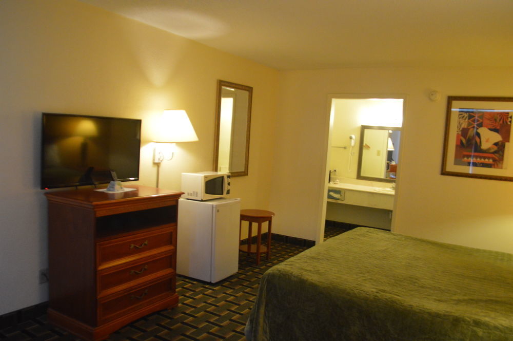 Rodeway Inn Denmark-Jackson Kültér fotó