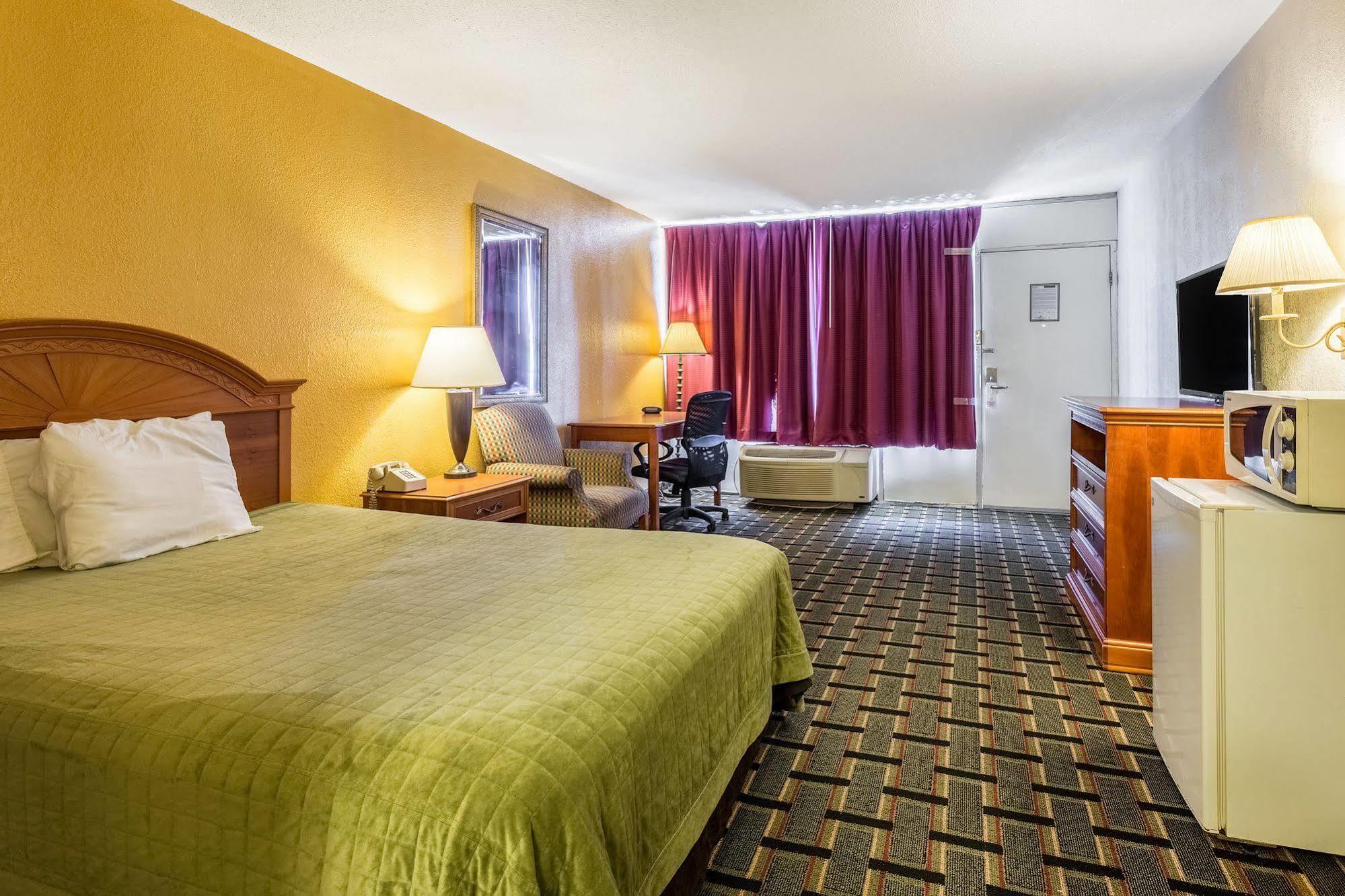 Rodeway Inn Denmark-Jackson Kültér fotó